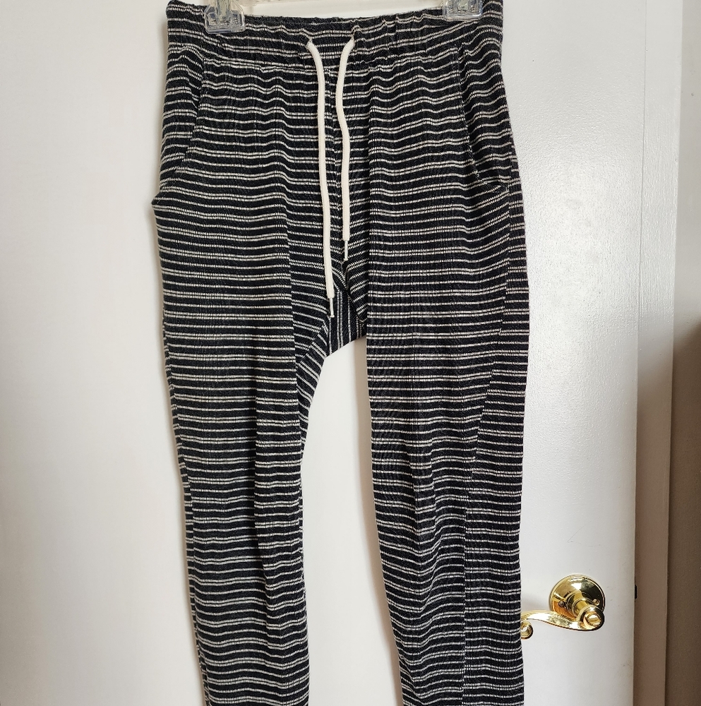 Mens Tezenis jogger sweat pants, made in Italy, size small.